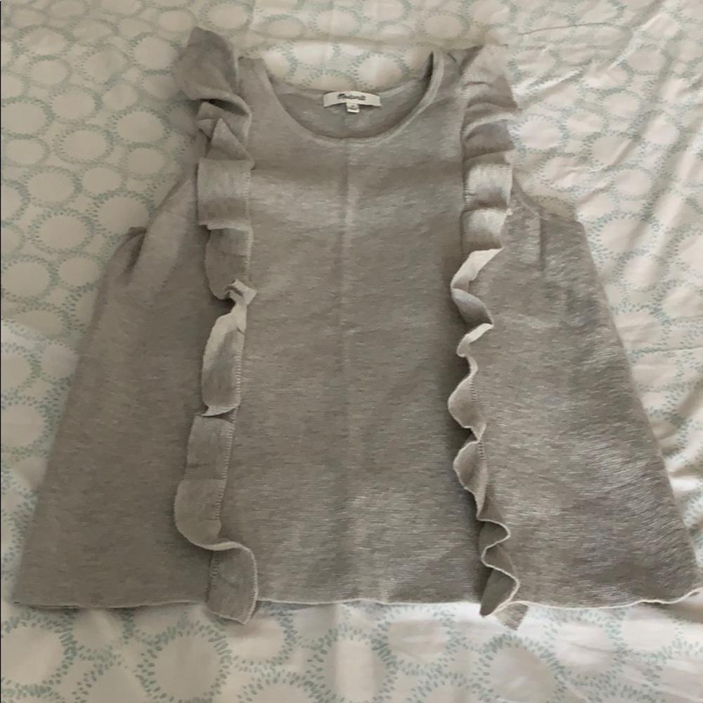 Sleeveless ruffle sweater